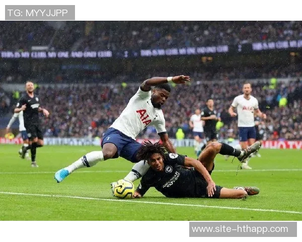 翁达夫背对球门神奇一击外脚背凌空撩射精彩破门瞬间 翁达夫背对球门神奇一击外脚背凌空撩射精彩破门瞬间