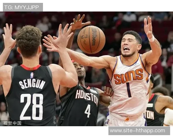 布克强势表现引领球队胜利19投10中斩获31分5篮板3助攻1抢断 布克强势表现引领球队胜利19投10中斩获31分5篮板3助攻1抢断