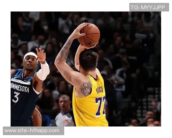 麦克丹尼尔斯全场拼搏35分钟16投10中斩获25分并送出4次盖帽