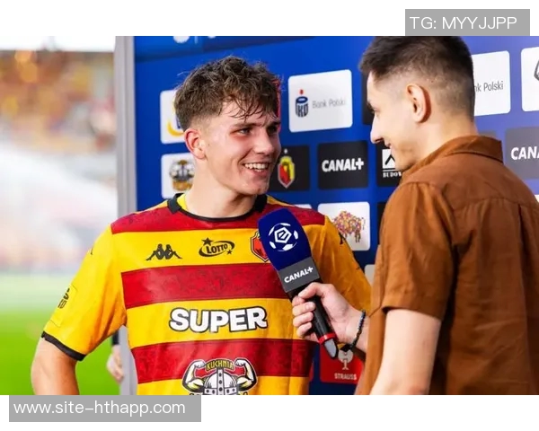 拜仁与巴萨争抢17岁中场新星泽卢卡斯引发关注